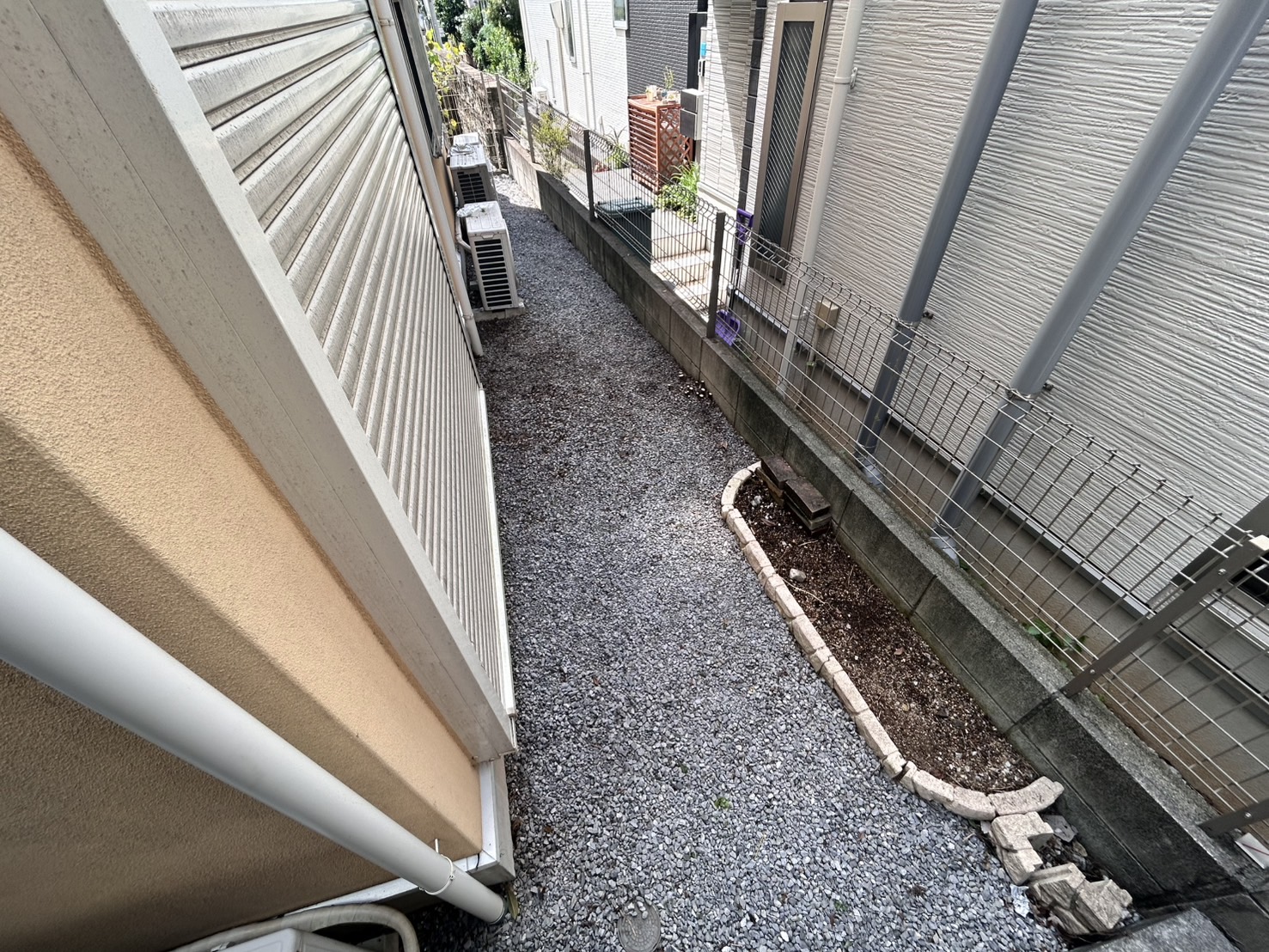 世田谷区にて　草刈り（手刈り作業）